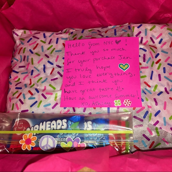 Thank you to my buyers💋 🛍 💌 📦 - Picture 4 of 9